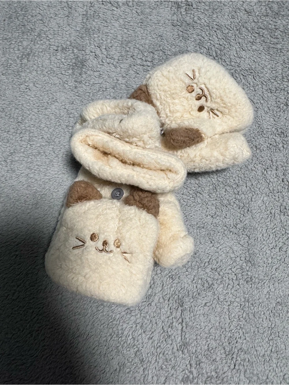Plush Cream Puppy Mittens for Kids - Soft Fleece Gloves